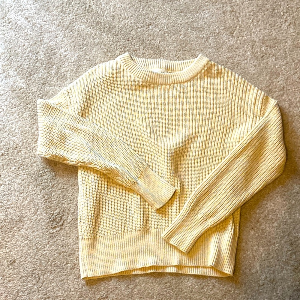 Universal threads cream sweater. Size small. Brand new!